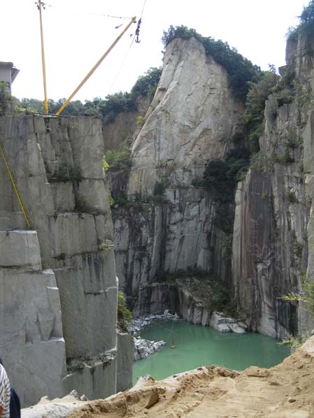 岡山石紀行(2)北木石_b0184113_1441359.jpg