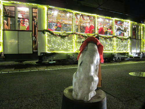 クリスマス電車に出会えました。_b0197533_1212364.jpg