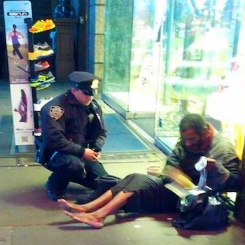 靴をなくした天使たち/Shoeless, Homeless, Harmless, Warmless, I am. Mindless, You are._c0109850_7265536.jpg
