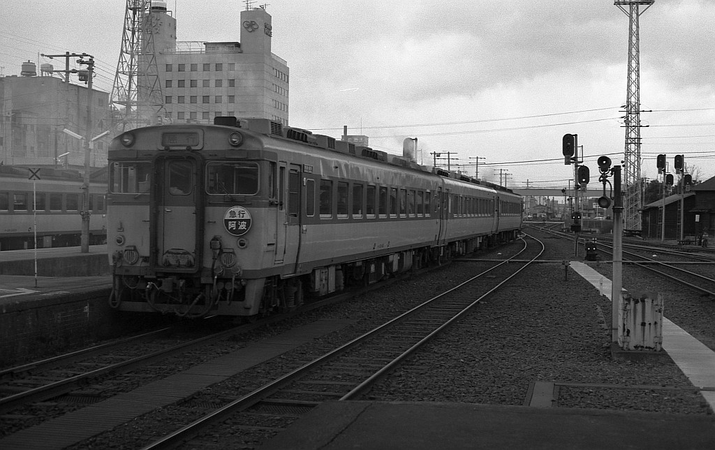 1983年2月 徳島にて急行阿波_f0203926_23412448.jpg