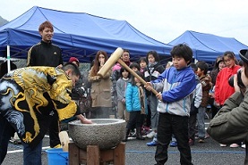 くれしん子ども餅つき大会 _e0175370_131443.jpg