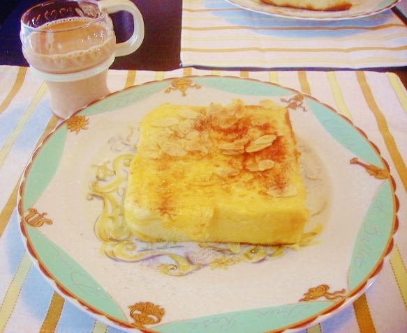 フレンチトーストとカフェオレ_e0126576_15395656.jpg