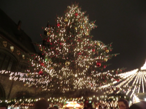 リューベックのクリスマスマーケットのライトアップ☆_b0213177_7195027.jpg