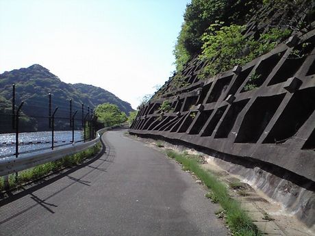 アロマ体感型ダム (長谷ダム)_b0005281_1934589.jpg