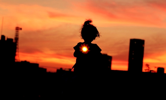 モノの価値や意義は何で決まるの? 　希望の光、Little Sunの例_b0007805_10532226.jpg