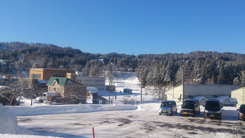 快晴の日の雪景色をどうぞ。_d0182179_1935738.jpg