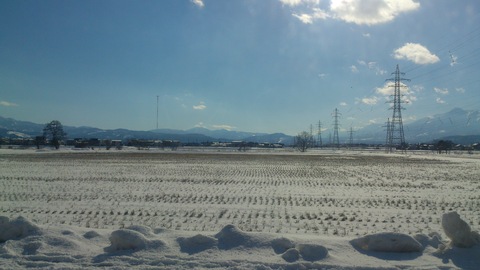 快晴の日の雪景色をどうぞ。_d0182179_19381382.jpg