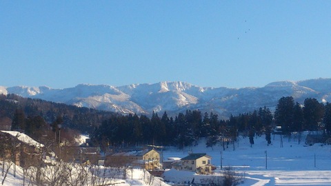 快晴の日の雪景色をどうぞ。_d0182179_1940024.jpg