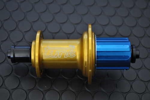 tune 超軽量ハブmig70 mag170