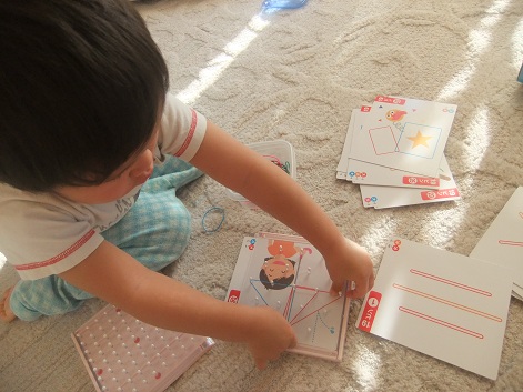 くもん わごむパターンボード 兄弟で わたし的日常 東京 おもちゃで幼児教育 中学受験 くもん わごむパターンボード 兄弟で わたし的日常 東京 おもちゃで幼児教育 中学受験