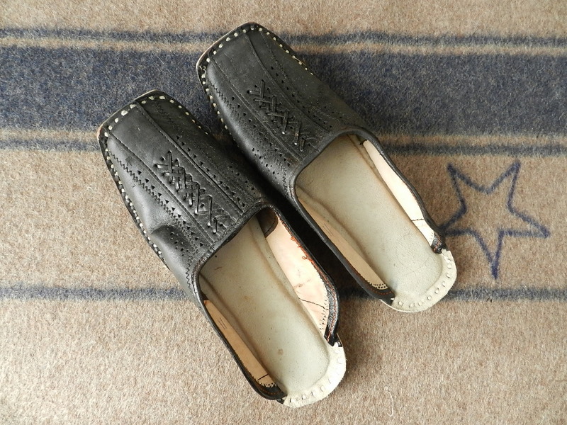 Indian leather room shoes_f0226051_12241055.jpg