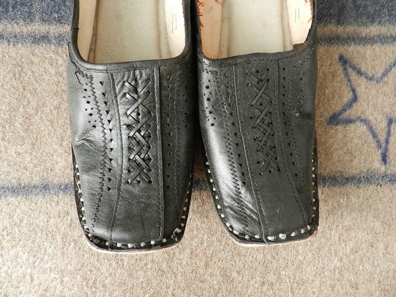 Indian leather room shoes_f0226051_12242468.jpg
