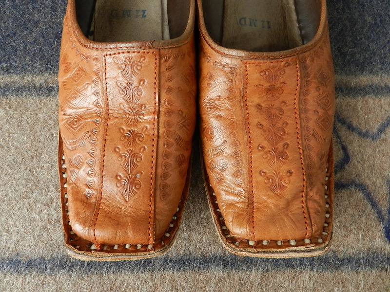 Indian leather room shoes_f0226051_12274299.jpg