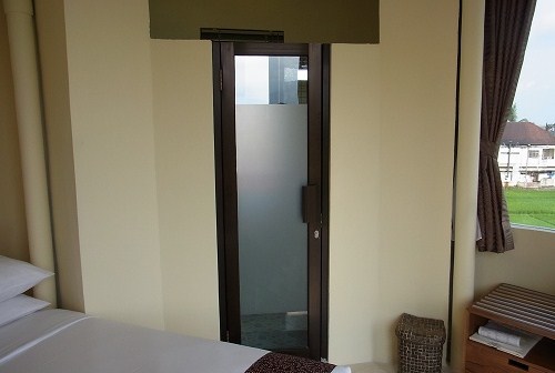 Tower Room#34@Tegal Sari Accommodation ～屋内とサービス編～ (\'12年9月)_a0074049_23532087.jpg