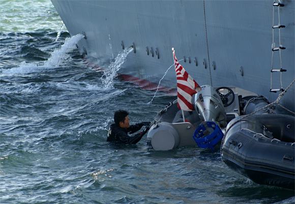 20121224 掃海艇「えのしま」さん特別体験航海_e0150566_2353591.jpg