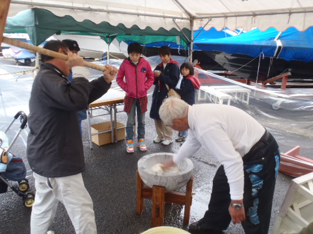 いまりマリーナ餅つき会&忘年会_a0077071_16395933.jpg