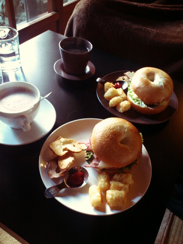カフェとアゴとカバンと坊_a0235880_13205025.jpg
