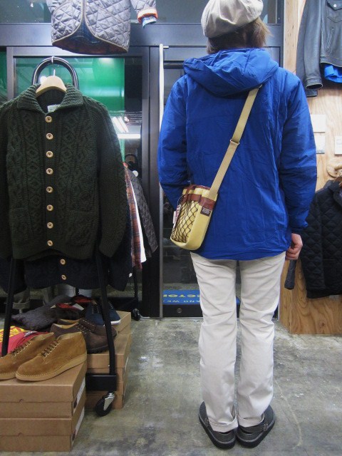 ARK\'TERYX ・・・ ATOM LT HOODY (新 & 再)。。。今冬・大人気です!☆!_d0152280_2127992.jpg