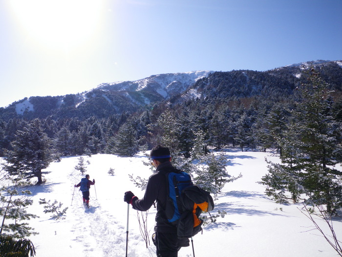 久しぶりのスノーシューで慶応吾妻山荘へ ～ ２０１２年１２月２９日_f0170180_11383956.jpg