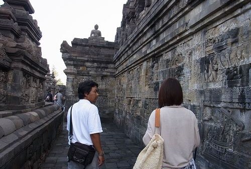 DAY 3 : Dawn At Borobudur+ Intellectual Tour @ amanjiwo (\'12年10月)_a0074049_1764733.jpg
