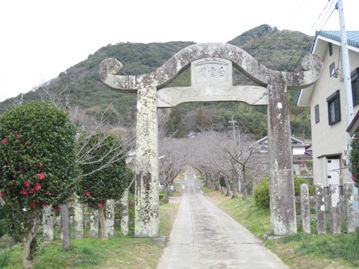 青春１８きっぷ⑭　　ＪＲ武雄温泉駅の低山を２座　御船山、柏岳_c0077338_18133281.jpg