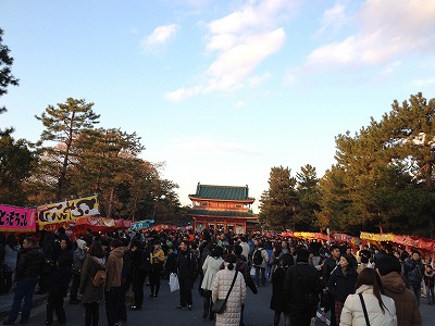毎年恒例のはしご初詣 3 平安神宮から八坂神社へ ｃ級呑兵衛の絶好調な千鳥足