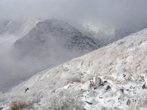 新春登山　九重・三俣山へ_b0161750_2126786.jpg