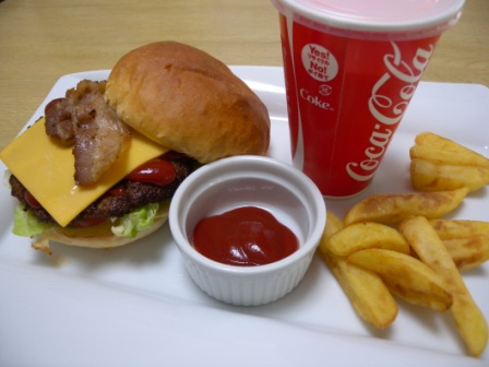 レストラン大地工房のハンバーガー_b0206037_10381548.jpg