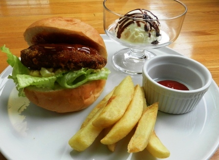 レストラン大地工房のハンバーガー_b0206037_10395592.jpg