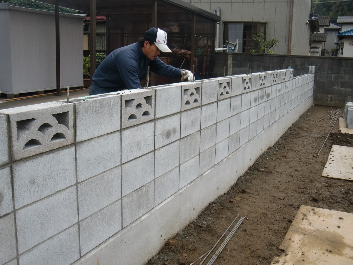 ブロック塀 駐車場造り 市原市リフォーム店の社長日記 日日是好日 ブロック塀 駐車場造り 市原市リフォーム店の社長日記 日日是好日