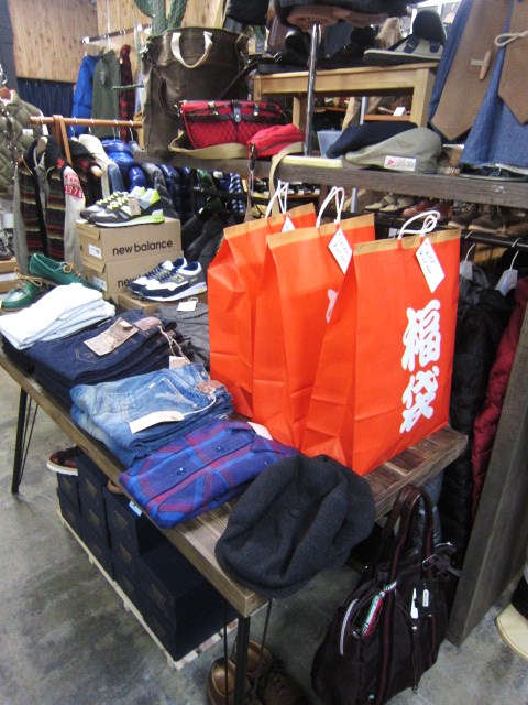 MONCLER ・・・ ZIN 寒い時には・・・やはり、コレですネ♪♪♪_d0152280_23162240.jpg