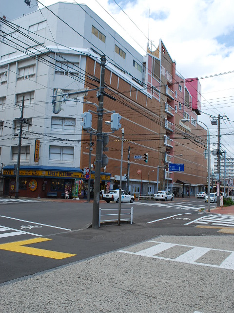 函館の棒二森屋デパート(函館の建築紹介)_f0142606_1258639.jpg
