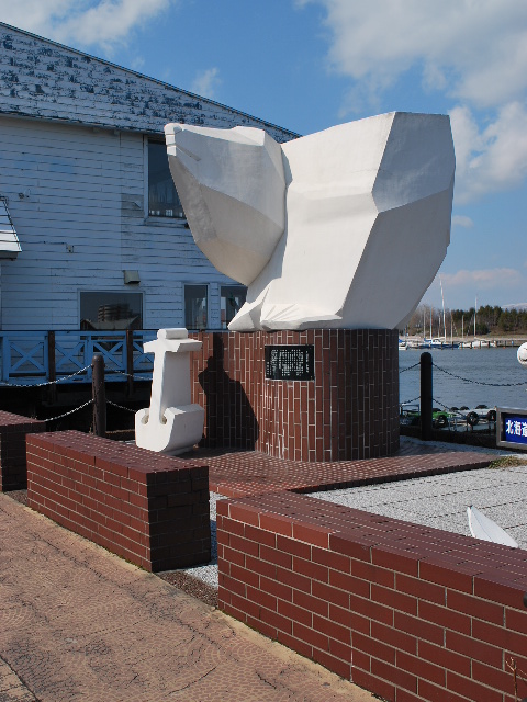函館東浜の北海道第一歩の地碑(函館の建築紹介)_f0142606_16344376.jpg