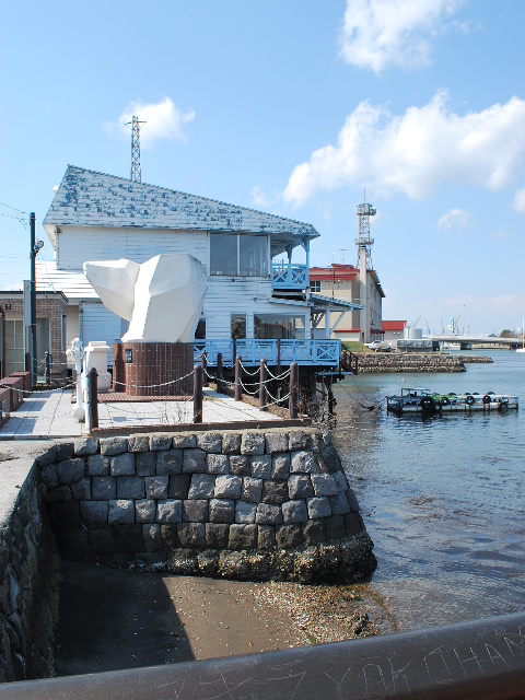 函館東浜の北海道第一歩の地碑(函館の建築紹介)_f0142606_16353818.jpg