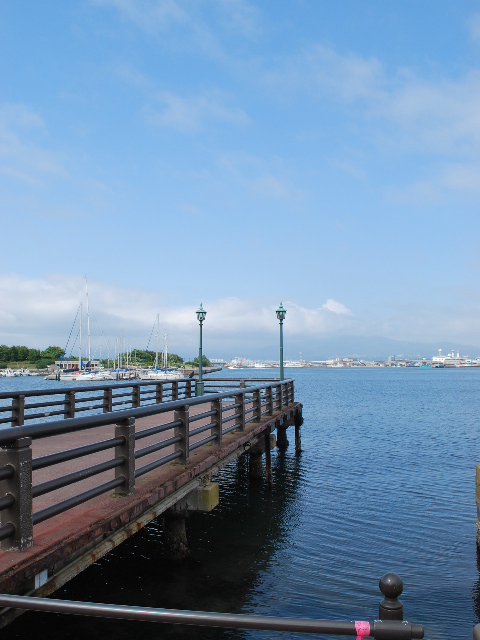函館東浜の北海道第一歩の地碑(函館の建築紹介)_f0142606_16402529.jpg