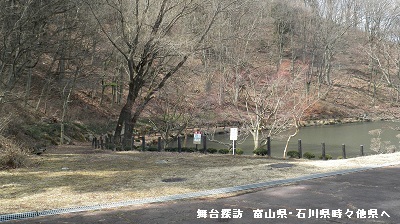 「あの夏で待ってる」の舞台の変化03 小諸市光岳寺山門前・乙女湖・みまき大池・懐古神社_e0304702_15173698.jpg