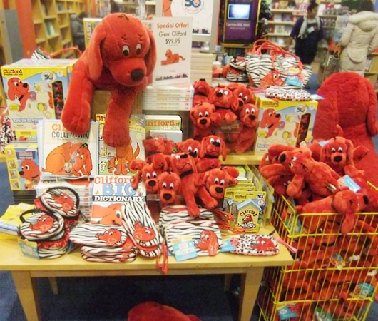 NY生まれのワンちゃんの人気絵本キャラクター Clifford the Big Red Dog_b0007805_12411520.jpg