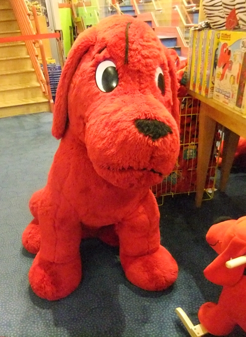 NY生まれのワンちゃんの人気絵本キャラクター Clifford the Big Red Dog_b0007805_1242472.jpg