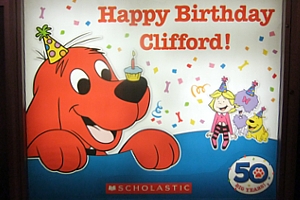 NY生まれのワンちゃんの人気絵本キャラクター Clifford the Big Red Dog_b0007805_12424814.jpg