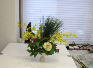 万年青で生ける新春の花_c0165824_124785.jpg