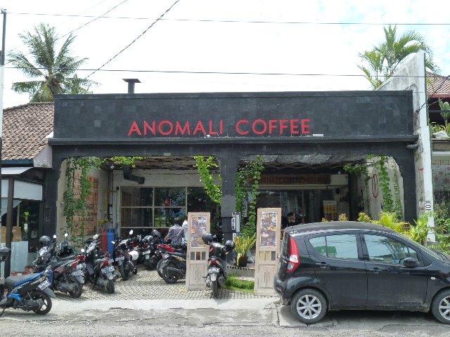 アノマリ コーヒー Anomali Coffee Seminyak バリ島 レストラン巡り
