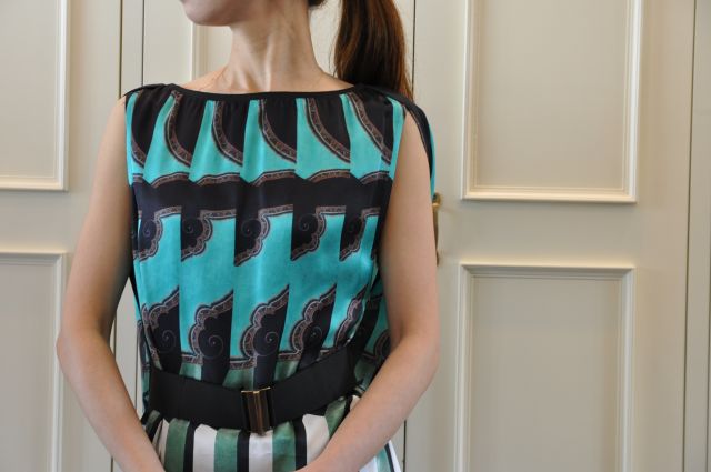 コート と ワンピース DRIES VAN NOTEN ._b0110586_21113910.jpg