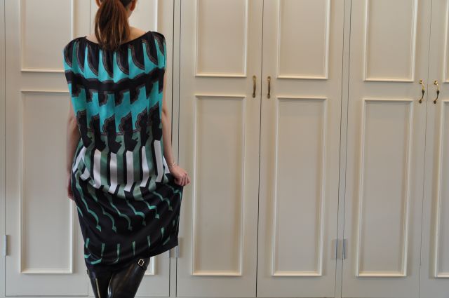 コート と ワンピース DRIES VAN NOTEN ._b0110586_21125154.jpg