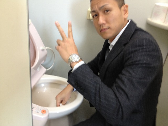 ランクルTOMMY Jrブログ(=^・・^=) T様ランクル100、A様アイシスご成約!!_b0127002_193257.jpg