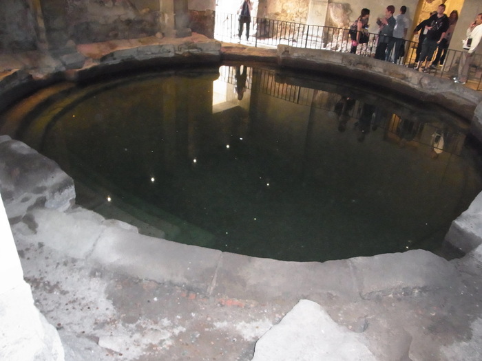 ローマ時代の浴場 ローマンバス(The Roman Baths)_d0116009_11769.jpg
