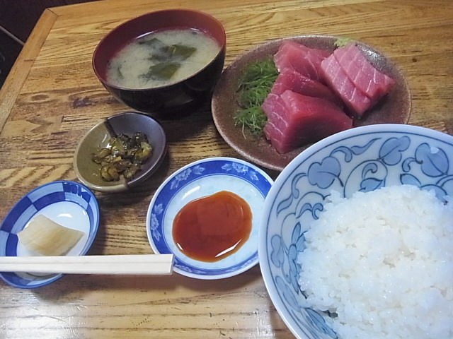 北千住界隈－足立市場　椎橋食堂の刺身定食_d0063149_21381963.jpg