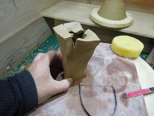 削り作業と大きな花器_d0195183_2346565.jpg