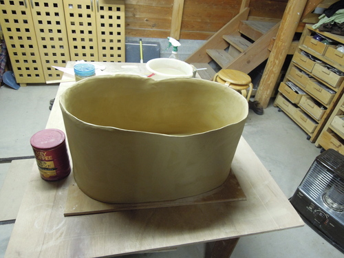削り作業と大きな花器_d0195183_23483162.jpg