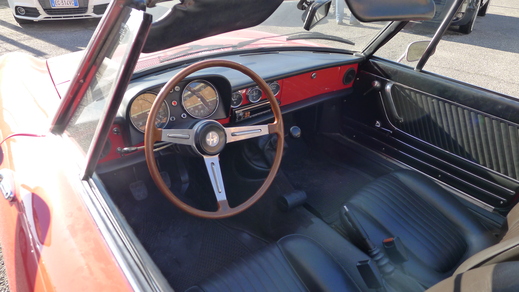 Alfaromeo 1600spider_a0129711_1717536.jpg