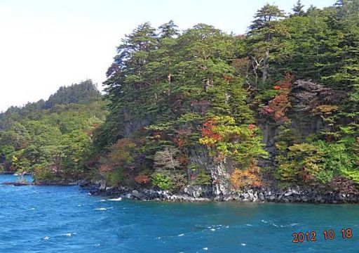 江鷹会の東北旅行　⑫ 湖上遊覧 (4) 中山半島 (つづき)　　(小宮山)_b0012636_23183751.jpg